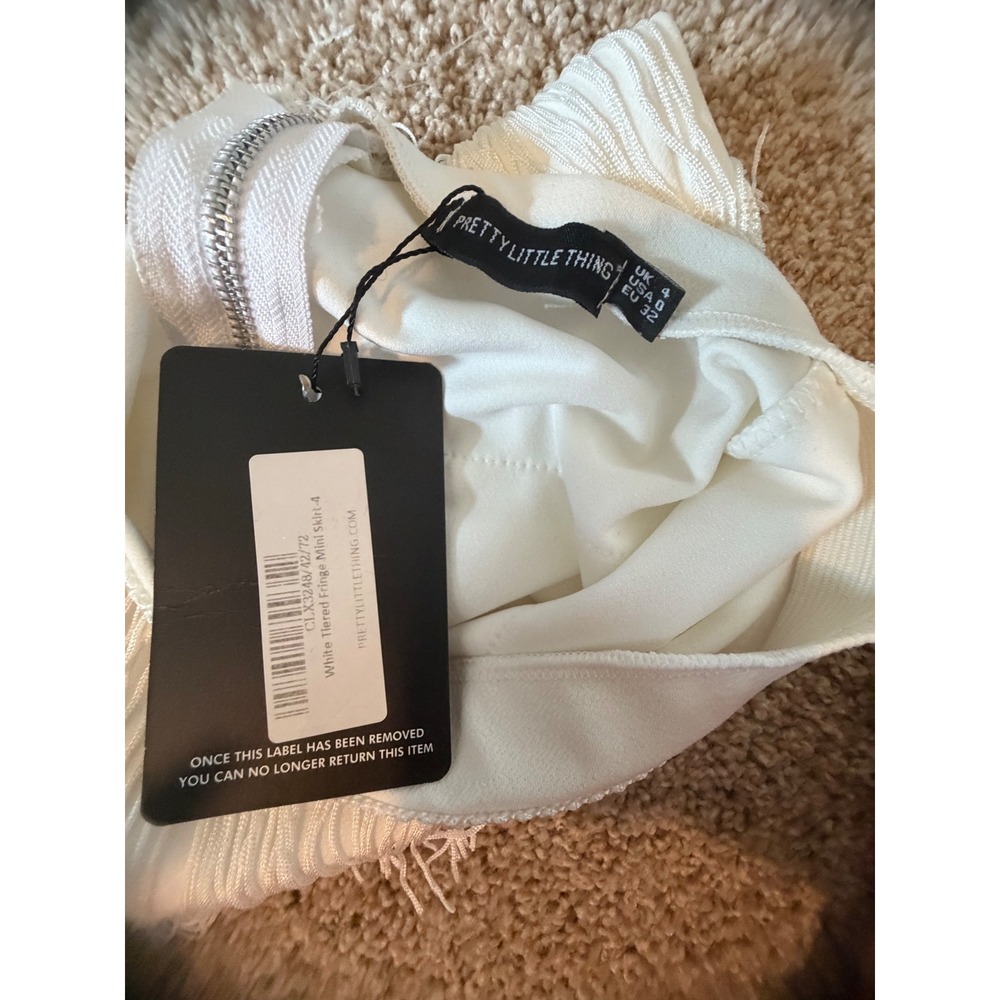 PrettyLittleThing White Tiered Fringe Mini Skirt CLX3248 Size 0 Festival Party - Picture 3 of 3